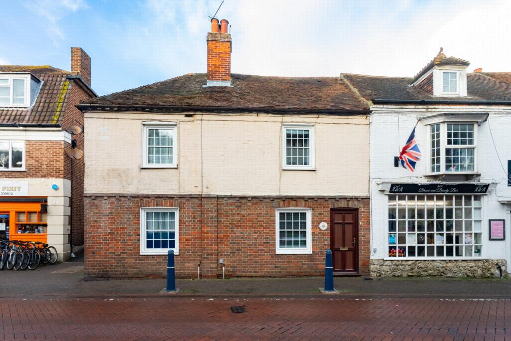 Main image of property: High Street, Hythe, CT21