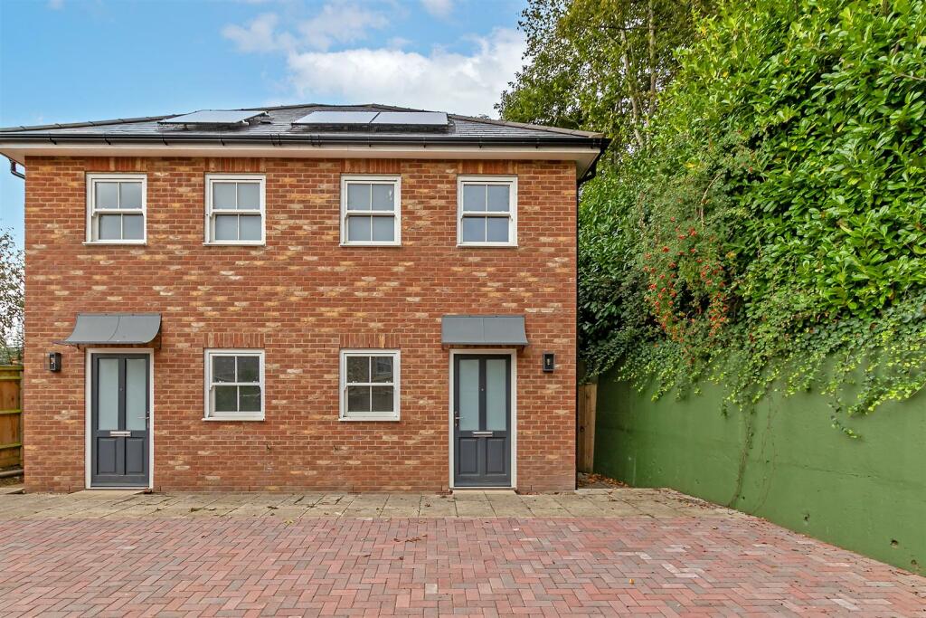 Main image of property: Abbott John Mews, Wheathampstead