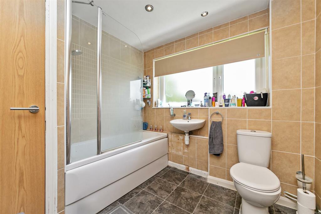 Additional property image - Hewitt Close, Wheathampstead, St. Albans