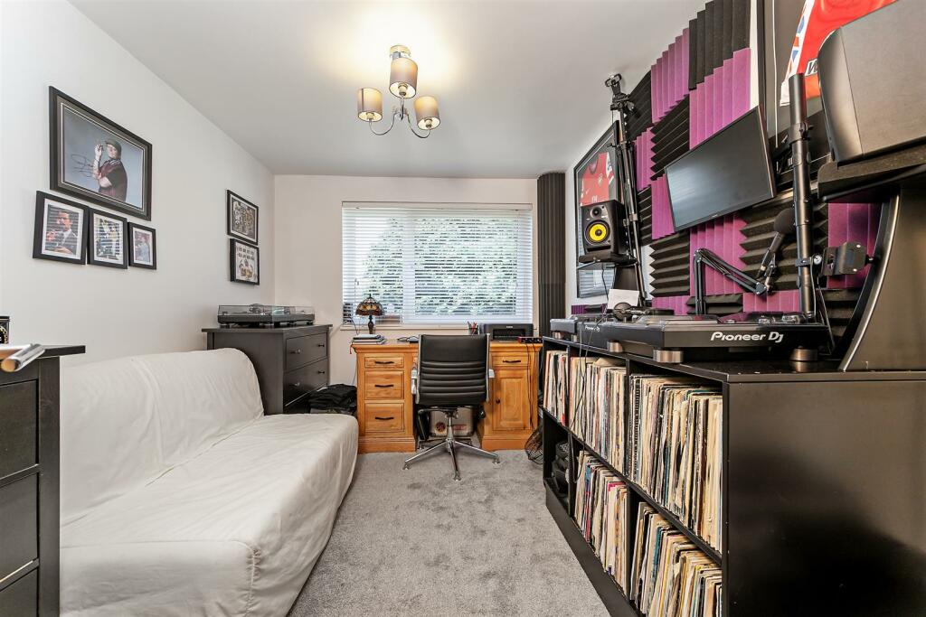 Additional property image - Hewitt Close, Wheathampstead, St. Albans