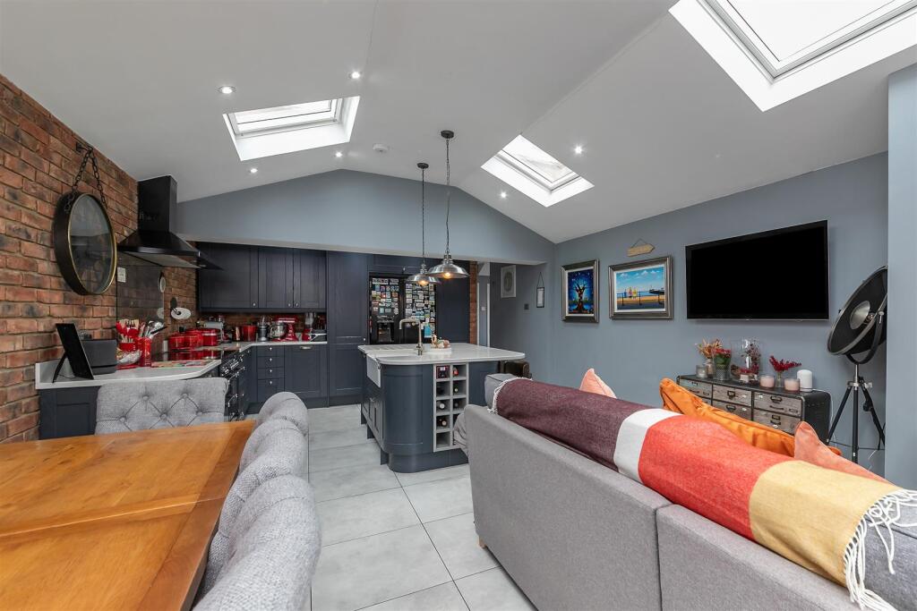 Additional property image - Saxon Road, Wheathampstead, St. Albans