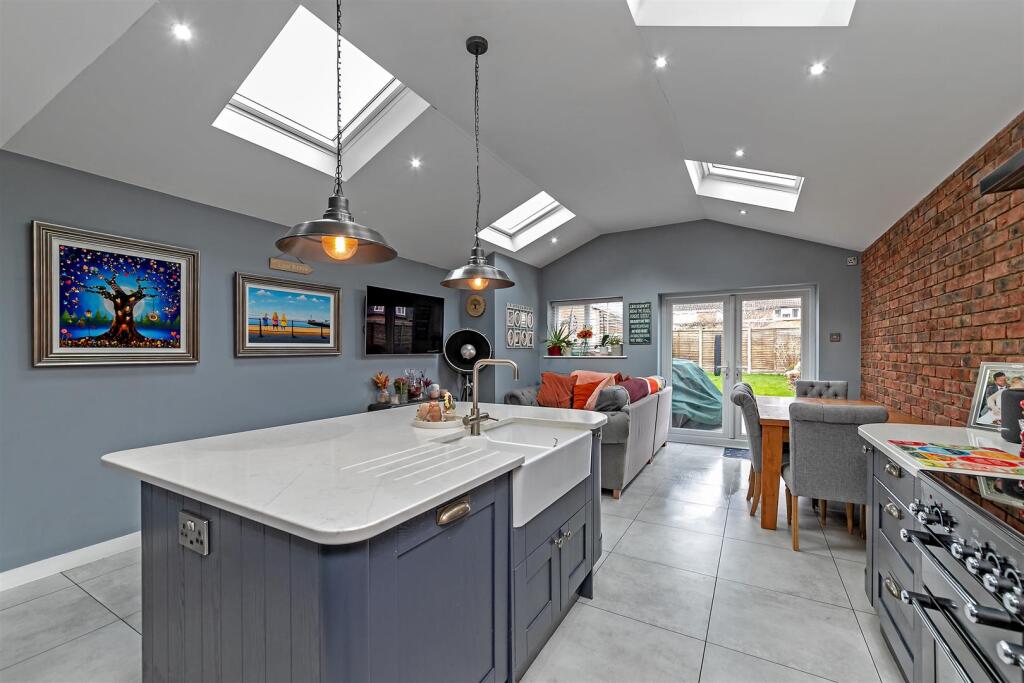 Additional property image - Saxon Road, Wheathampstead, St. Albans