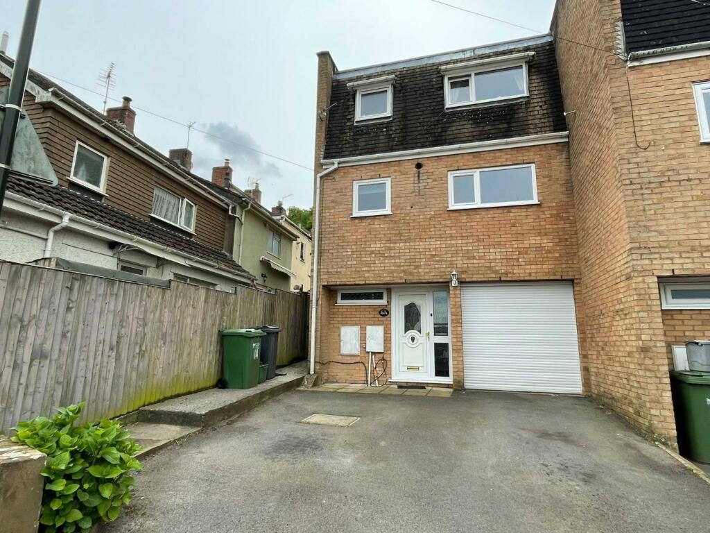 3 bedroom end of terrace house for sale in Upper Poole Road, Dursley, GL11