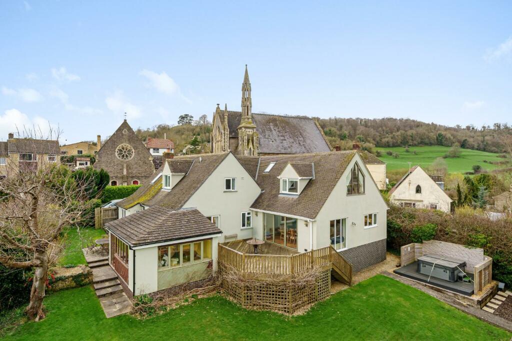 5 bedroom detached house for sale in Tabernacle Road, WottonUnderEdge