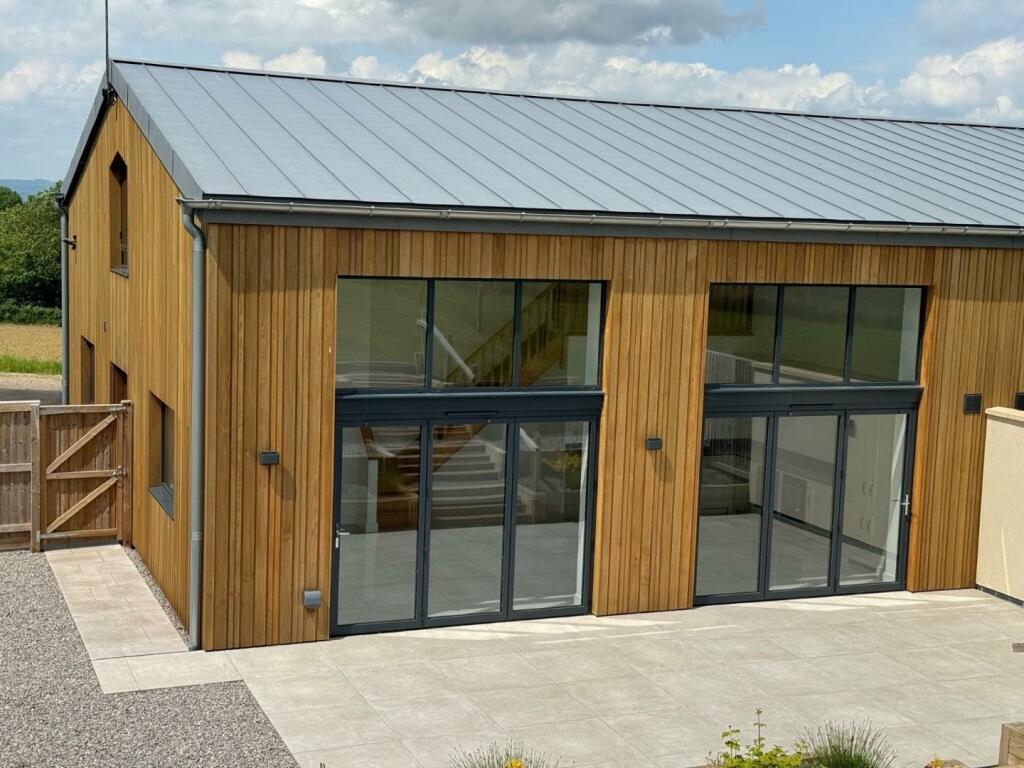 4 bedroom barn conversion for sale in Taits Hill, Dursley