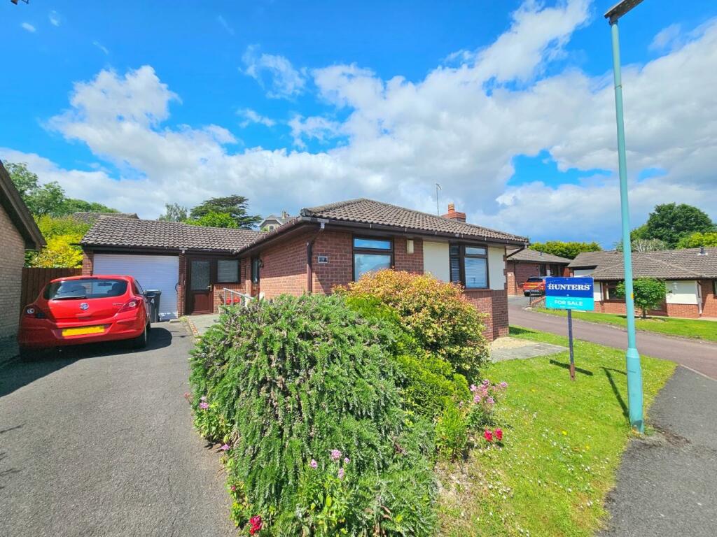 2 bedroom detached bungalow for sale in Lambsdowne, Dursley, GL11