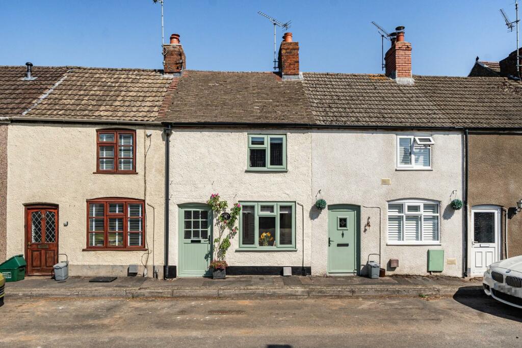 2 bedroom cottage for sale in Walk Mill Lane, Kingswood, WottonUnderEdge, GL12