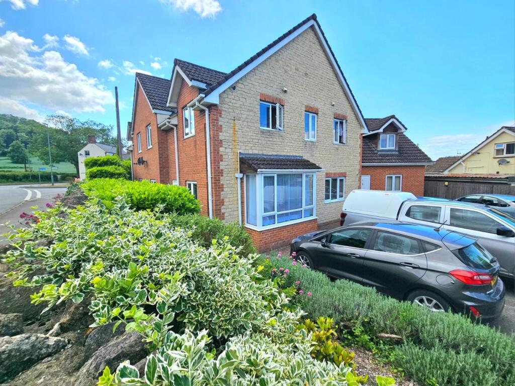 Main image of property: The Quarry, Dursley, Gloucestershire