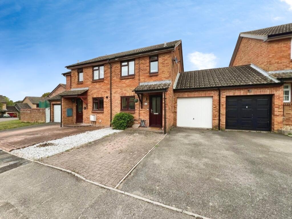 Main image of property: Jubilee Close, Cam, Dursley, GL11 5JQ
