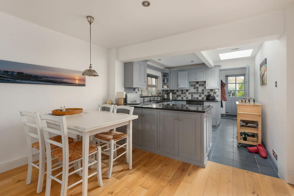 Additional property image - Island Wall, Whitstable, CT5