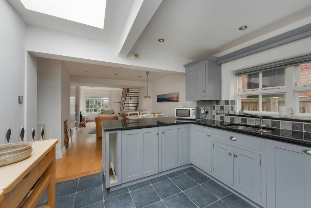Additional property image - Island Wall, Whitstable, CT5