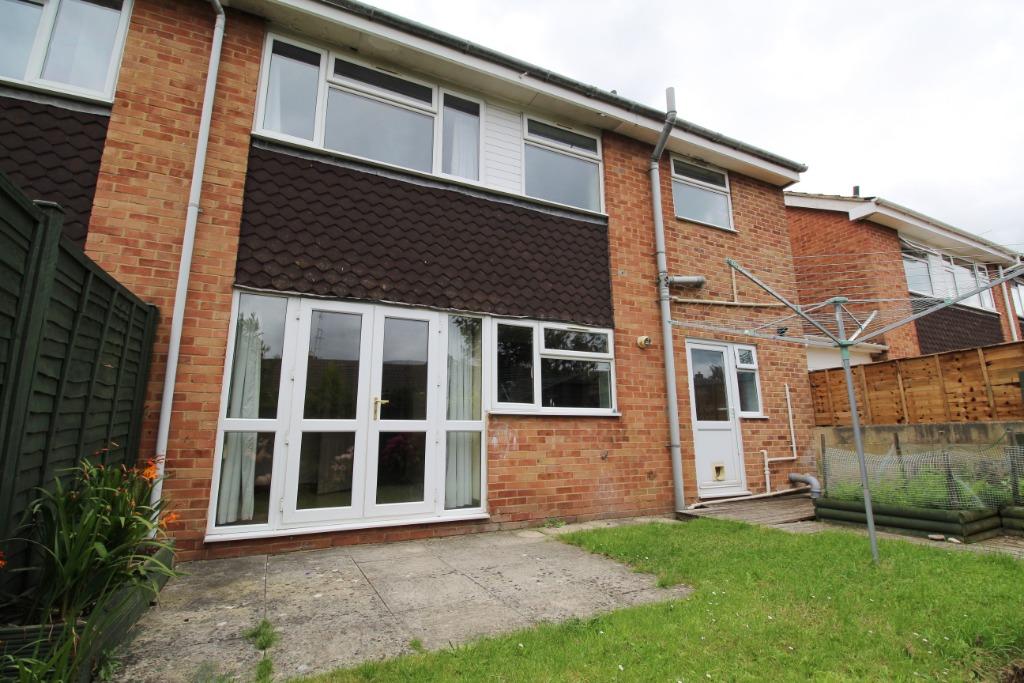 4 bedroom semidetached house for rent in Pine Bank, Cleeve, GL52
