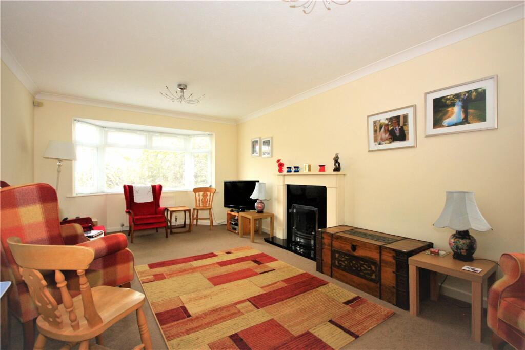 4 bedroom detached house for sale in Blenheim Gardens, Denvilles, Havant, Hampshire, PO9