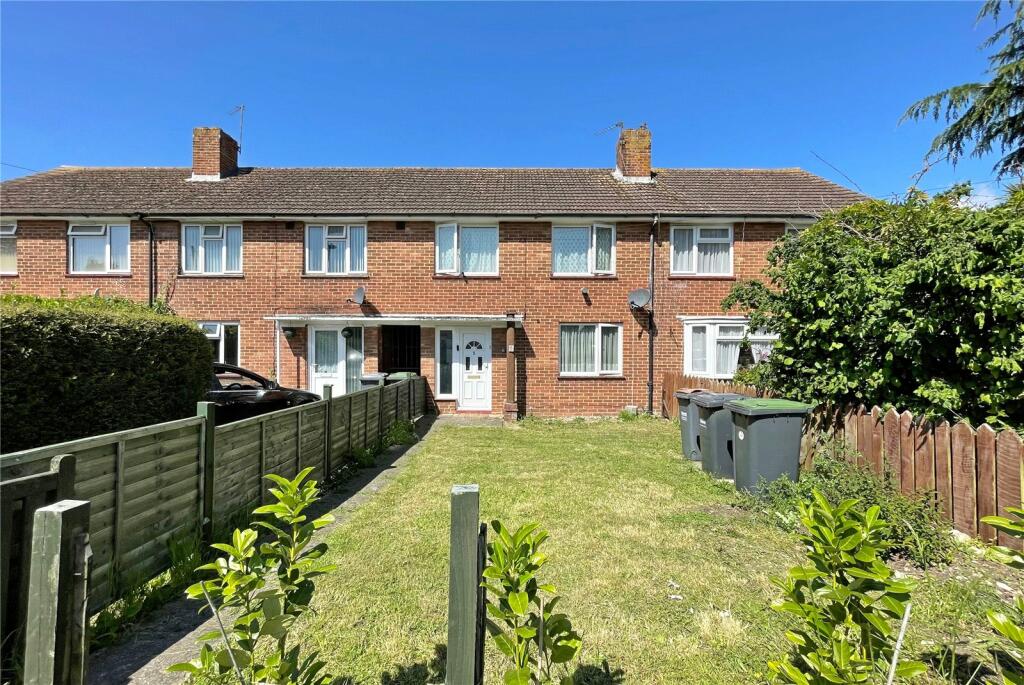 3 bedroom terraced house for sale in St. Albans Road, Havant, Hampshire