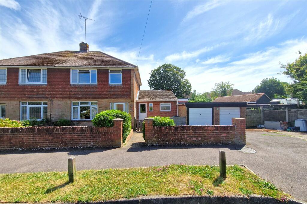 Main image of property: Wigan Crescent, Bedhampton, Havant, Hampshire, PO9