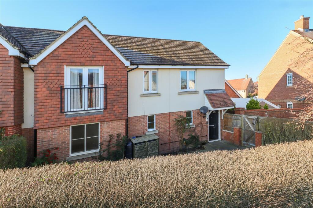 2 bedroom coach house for sale in Brunel Drive, Hailsham, BN27