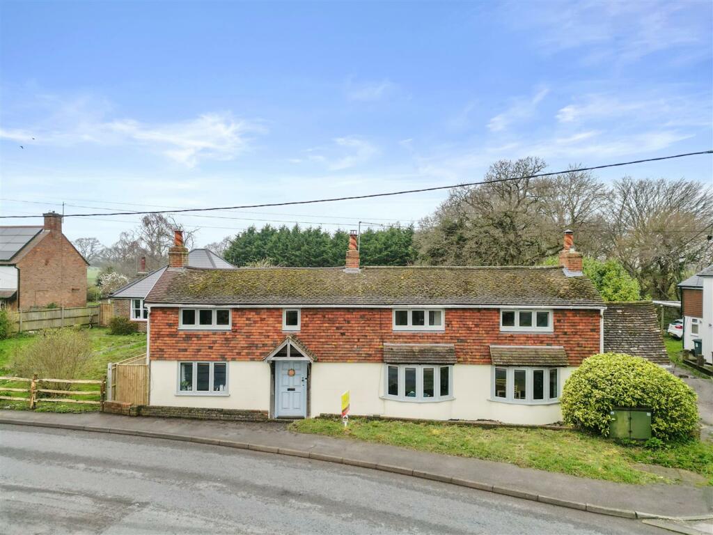3 bedroom cottage for sale in Lower Horsebridge, Hailsham, BN27