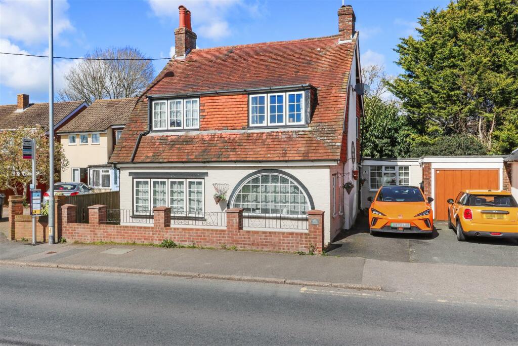 3 bedroom cottage for sale in Lower Horsebridge, Hailsham, BN27