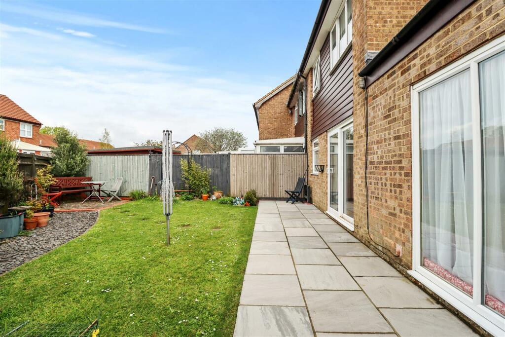 Additional property image - Leamland Walk, Hailsham
