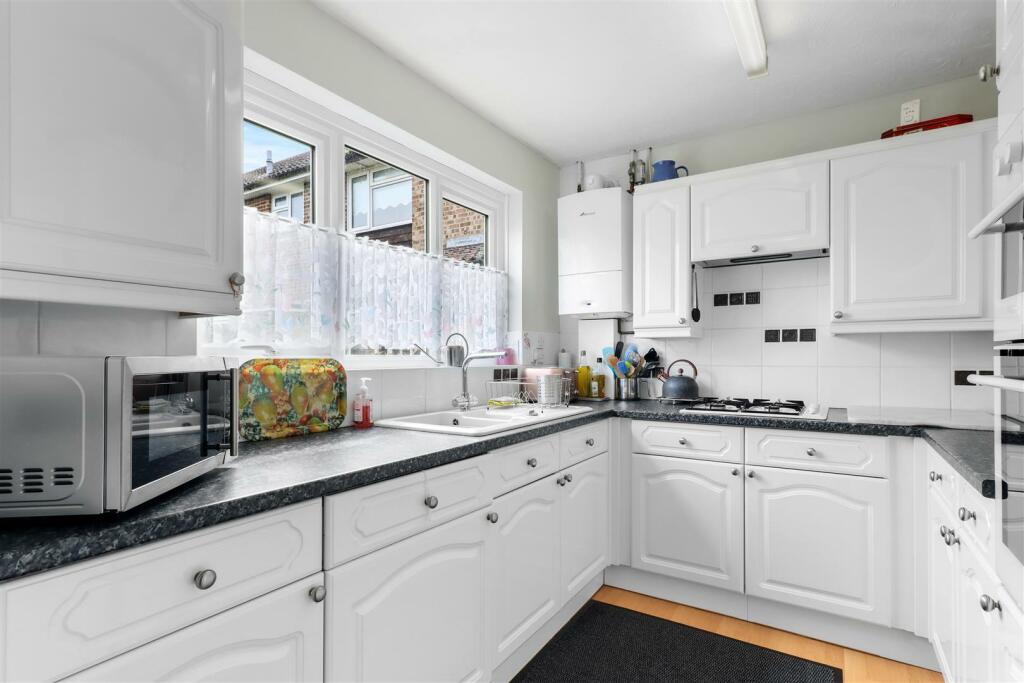 Additional property image - Leamland Walk, Hailsham