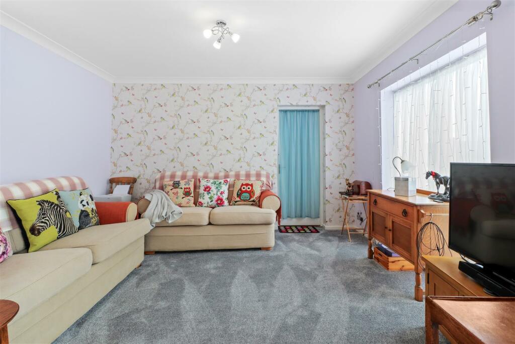 Additional property image - Leamland Walk, Hailsham