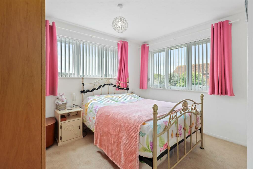 Additional property image - Leamland Walk, Hailsham