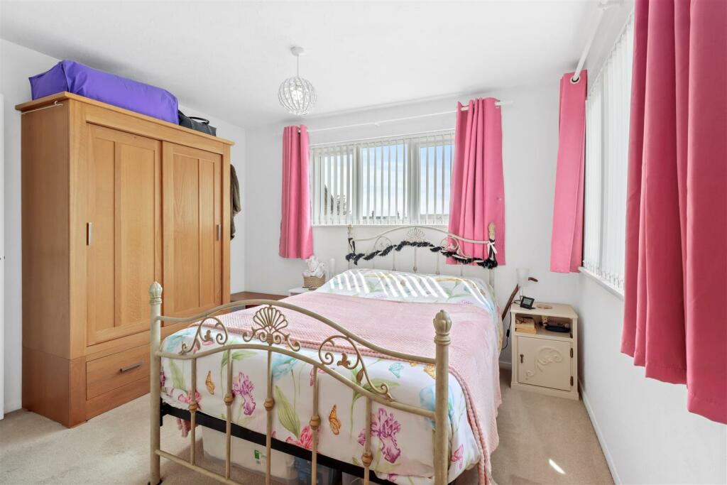Additional property image - Leamland Walk, Hailsham