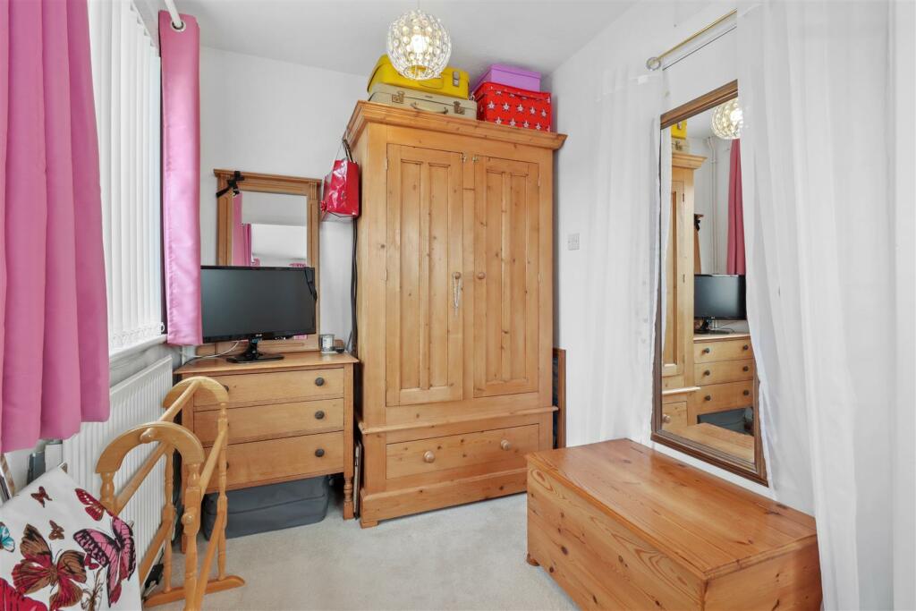 Additional property image - Leamland Walk, Hailsham
