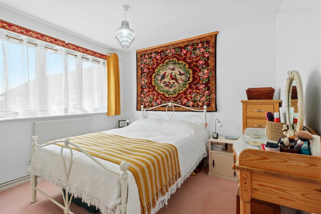 Additional property image - Leamland Walk, Hailsham