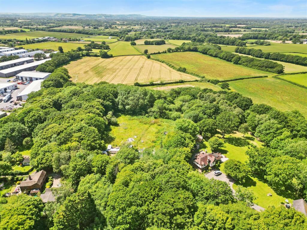 Additional property image - Hackhurst Lane, Lower Dicker, Hailsham