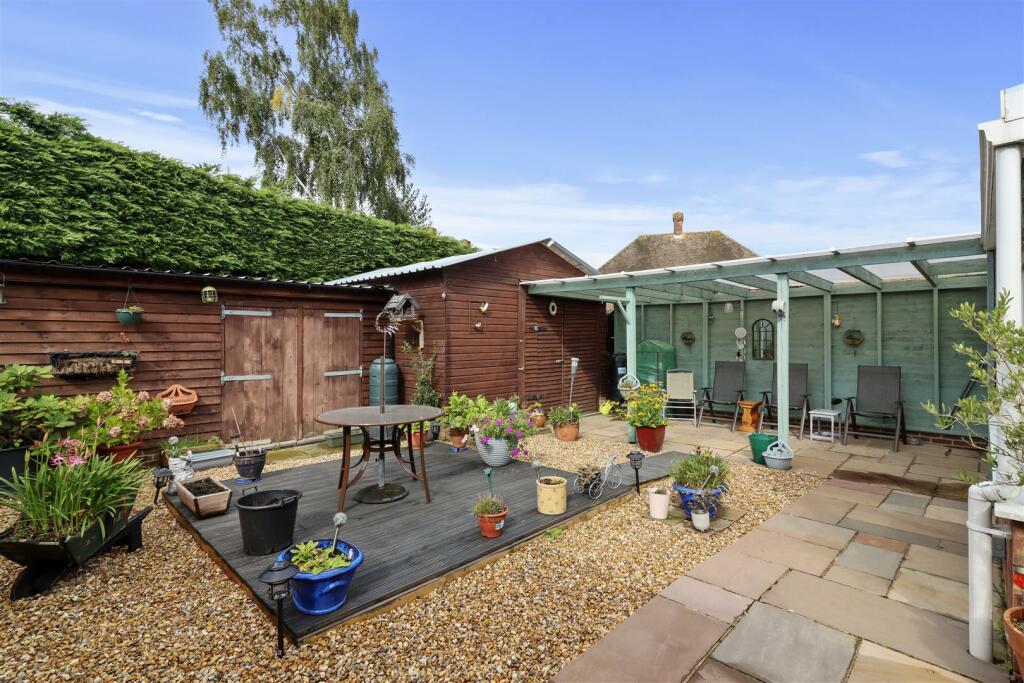 Additional property image - Amberstone View, Hailsham