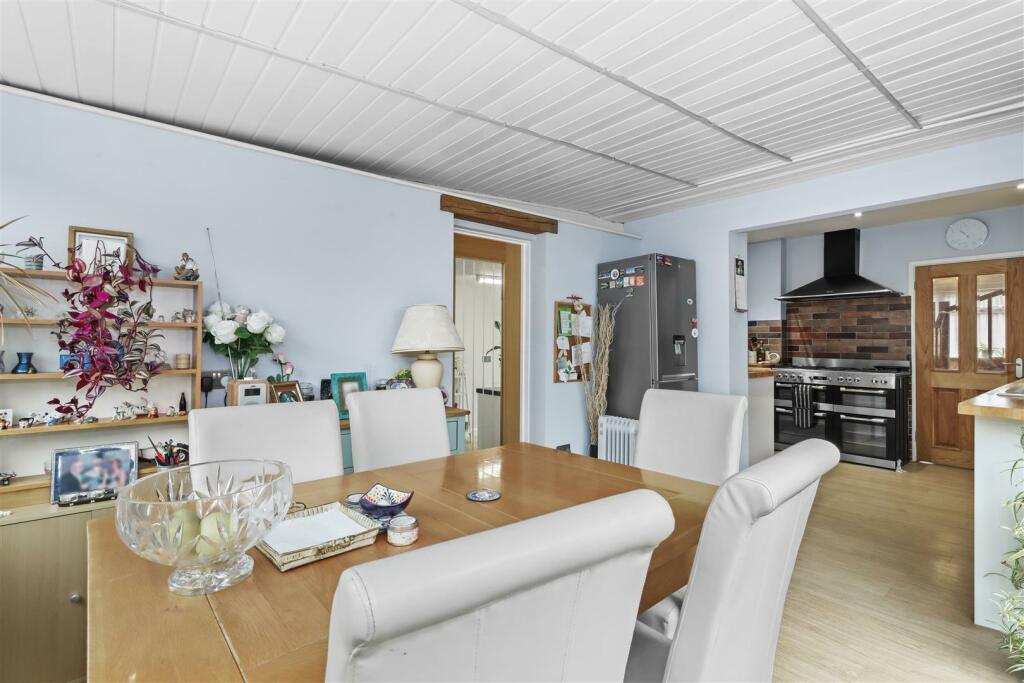 Additional property image - Amberstone View, Hailsham