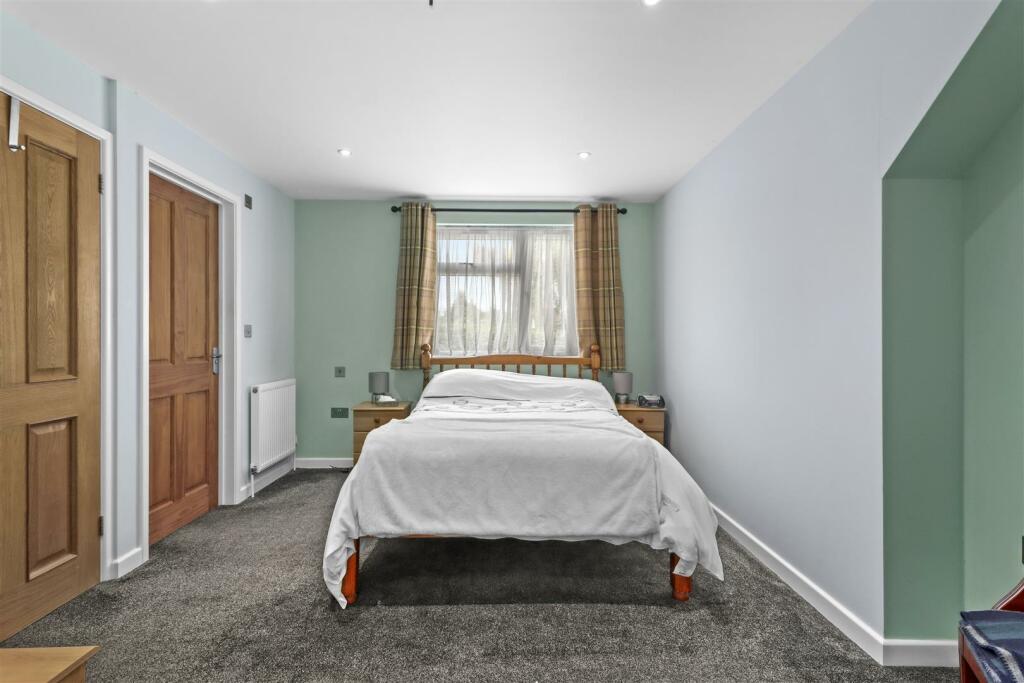 Additional property image - Amberstone View, Hailsham