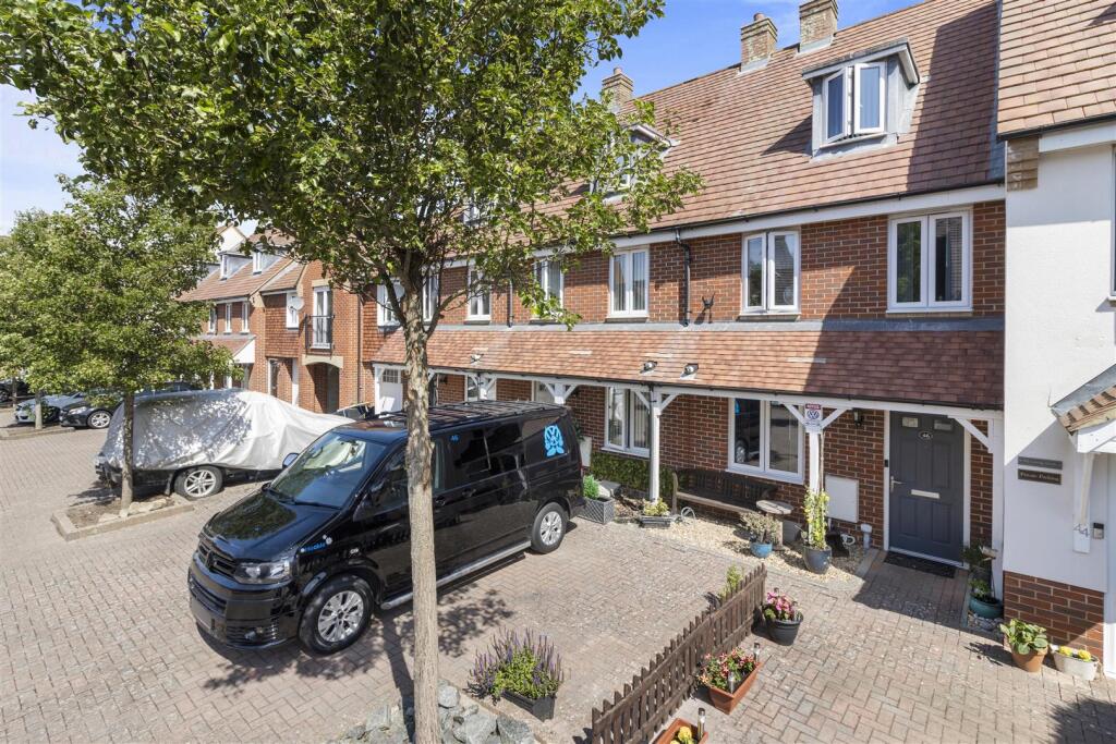 Main image of property: Lundy Walk, Hailsham