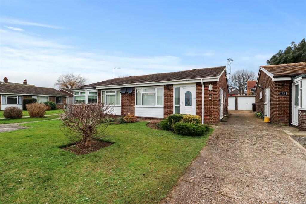 2 bedroom semidetached bungalow for sale in Old Orchard Place