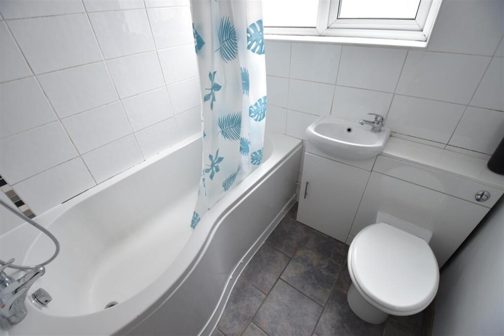 Additional property image - Thwaite Close, Erith