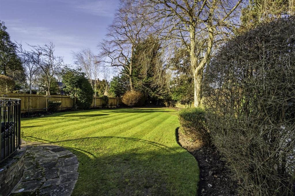 6 bedroom detached house for sale in Worple Road, Epsom, KT18