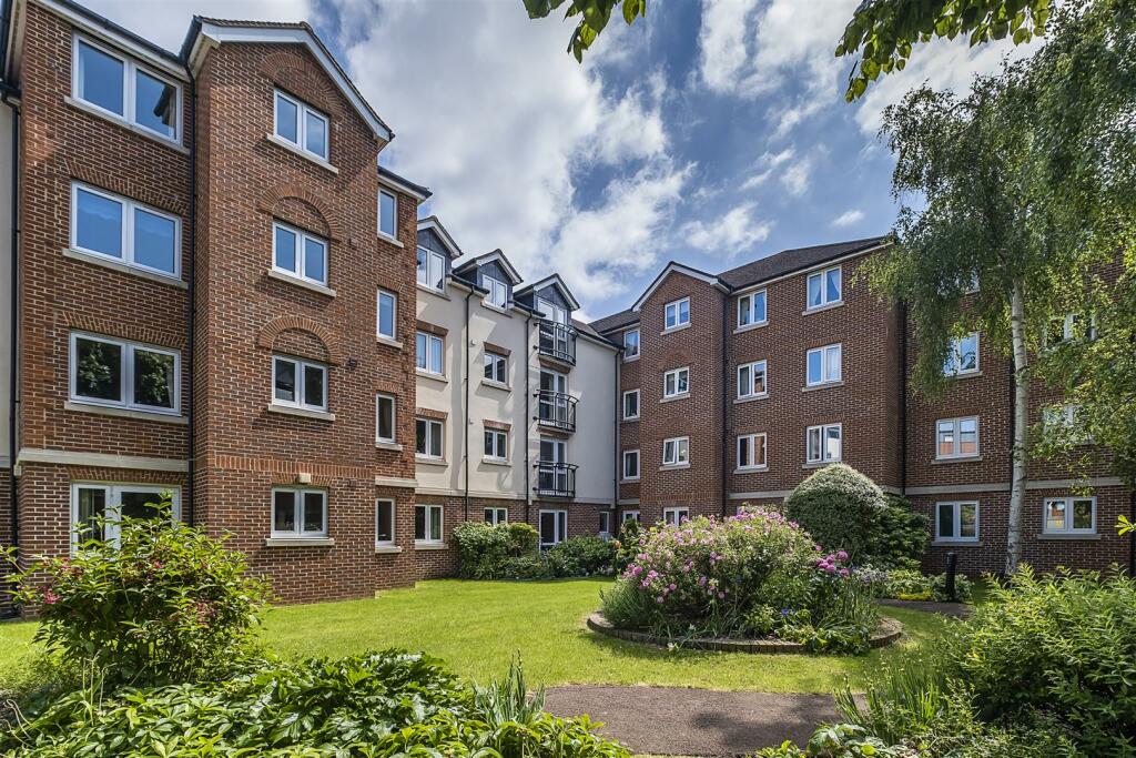 1 bedroom retirement property for sale in 79 Greenwood Court, The