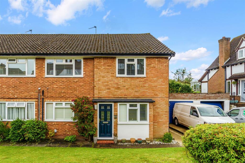 2 bedroom for sale in Fir Tree Road, Epsom Downs, KT17