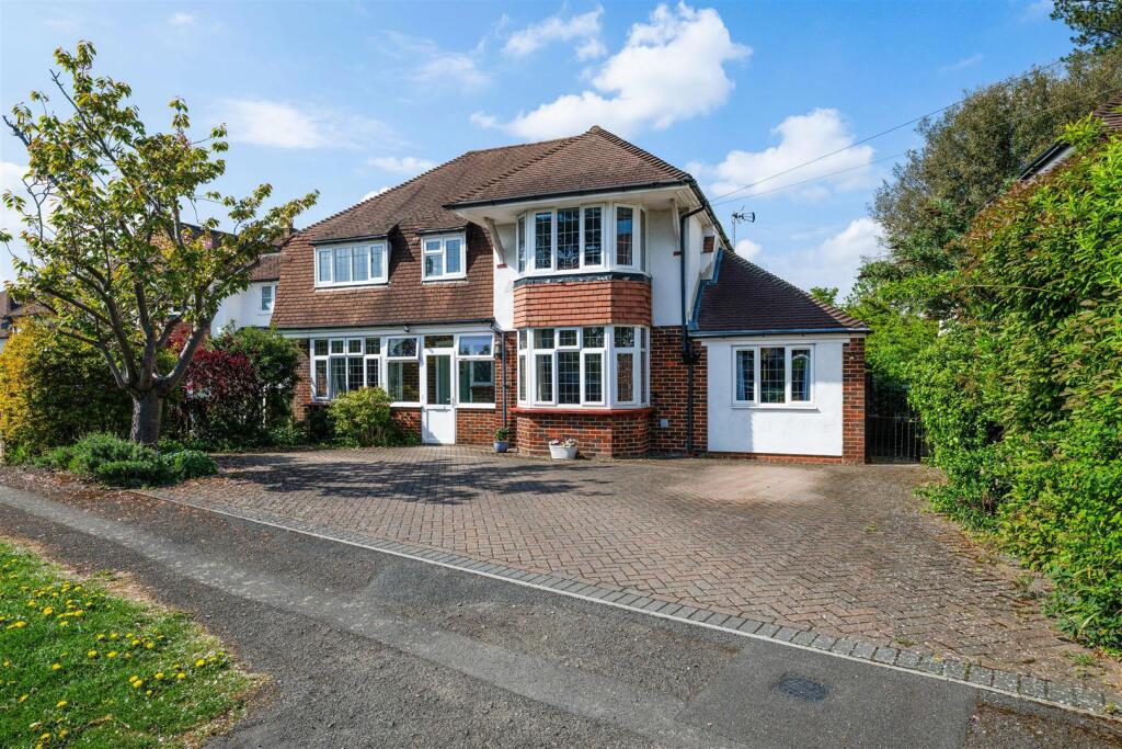 Main image of property: Hookfield, Epsom
