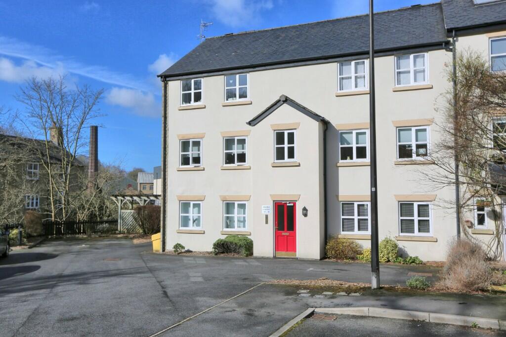 1 bedroom ground floor flat for sale in Dyers Court, Bollington
