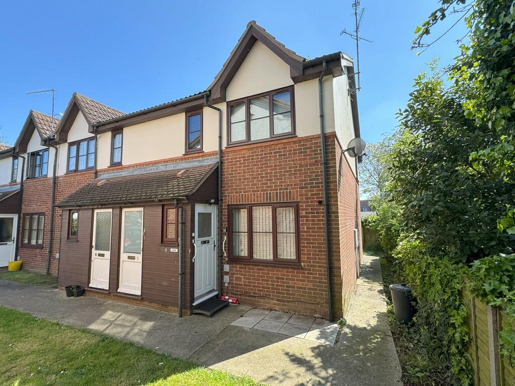 1 bedroom ground floor flat for sale in Princes Avenue, Southminster, CM0