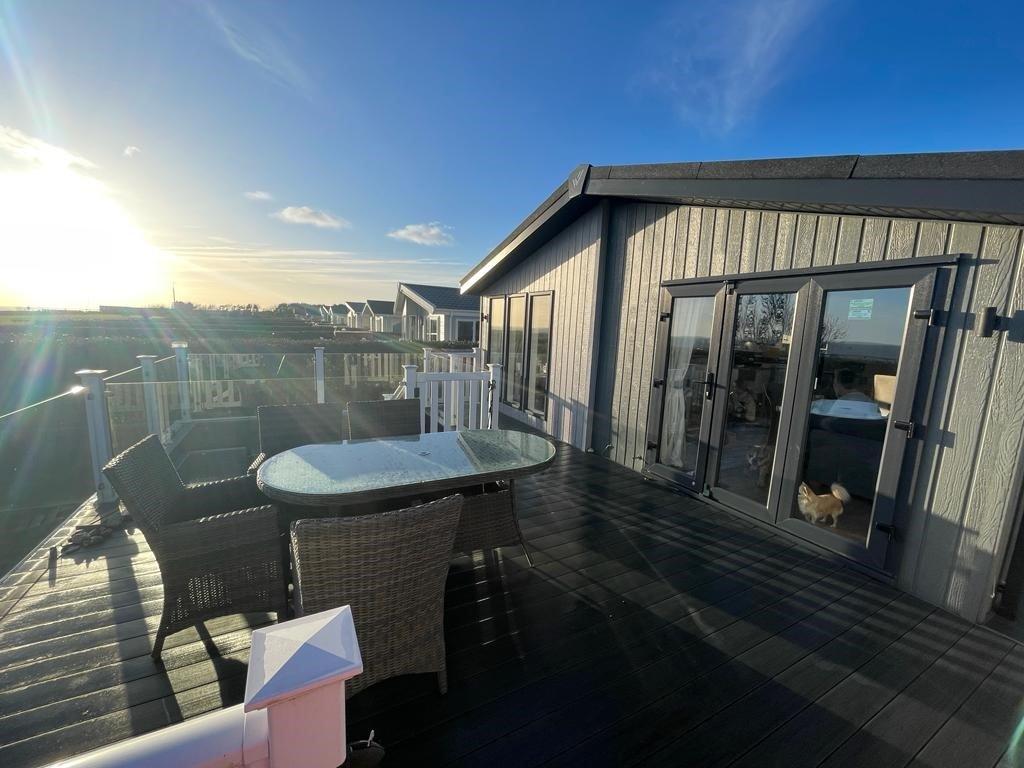 2 bedroom property for sale in Hornsea Road, Skipsea, Driffield, East