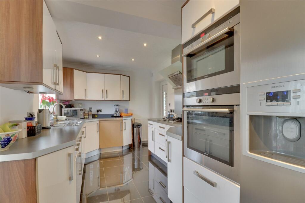 3 bedroom semidetached house for sale in Outwood Lane, Horsforth