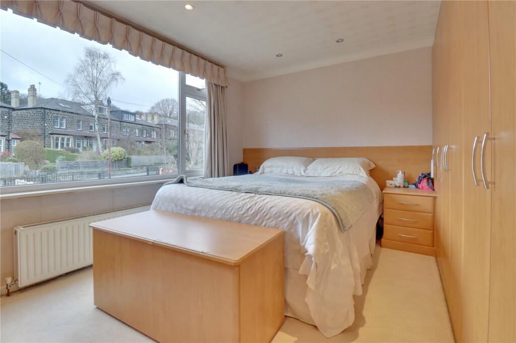 3 bedroom semidetached house for sale in Outwood Lane, Horsforth