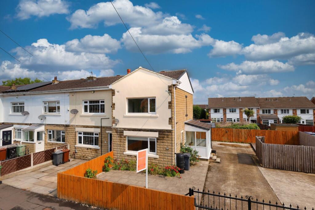 Main image of property: Newlands, Farsley, Pudsey, West Yorkshire, LS28