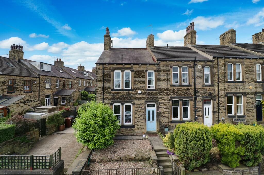 3 bedroom end of terrace house for sale in Rushton Street, Calverley
