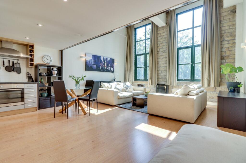 Additional property image - Meadow Road, Apperley Bridge, Bradford, West Yorkshire, BD10
