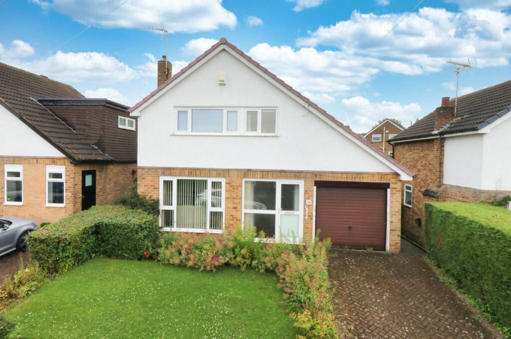 3 bedroom detached house for sale in St. Margarets Avenue, Horsforth
