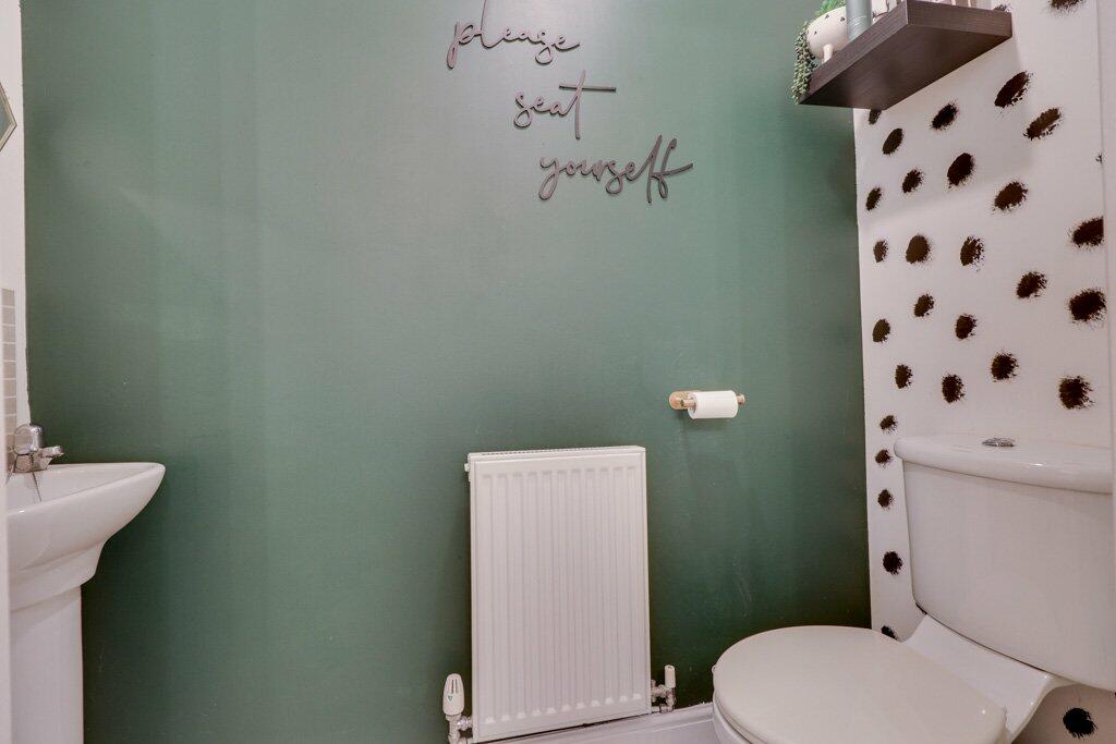 Additional property image - Far Highfield Close, Idle, Bradford, West Yorkshire, BD10